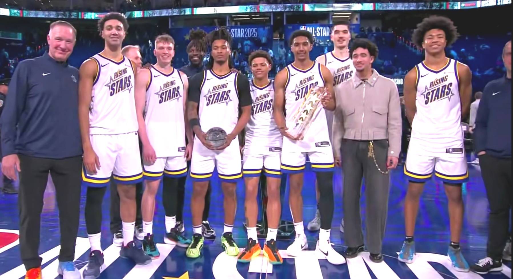 bb体育 -全明星赛倒计时，明尼苏达森林狼清晨远射贴柱，细节引发关注，压力陡增，临场指挥获称赞的简单介绍